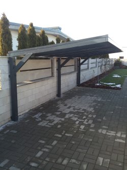 Hliníkové garážové stání s polykarbonátem Hliníkové garážové stání s polykarbonátem
